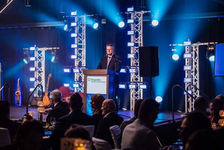 fond de scène tour d'éclairage copie